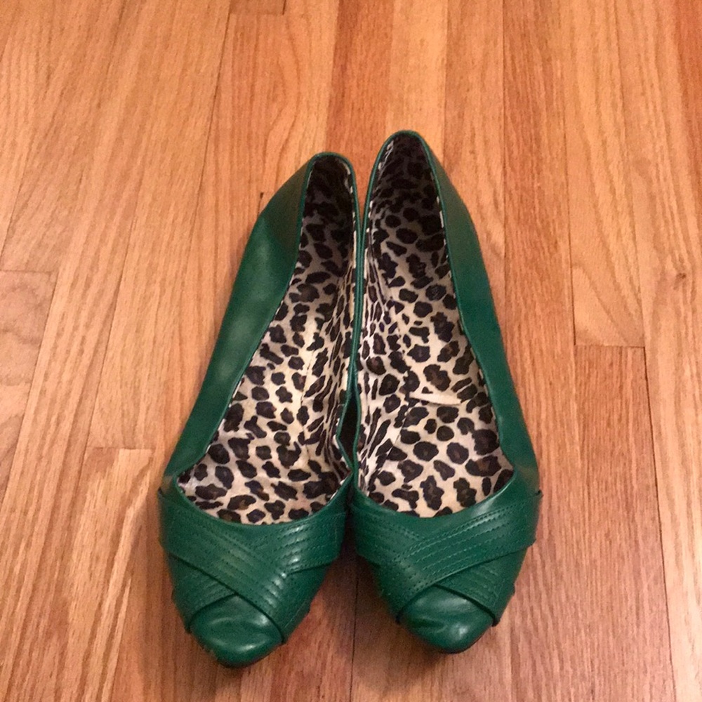 (Bundle only) ~ Green shoes! Size 11 🍀